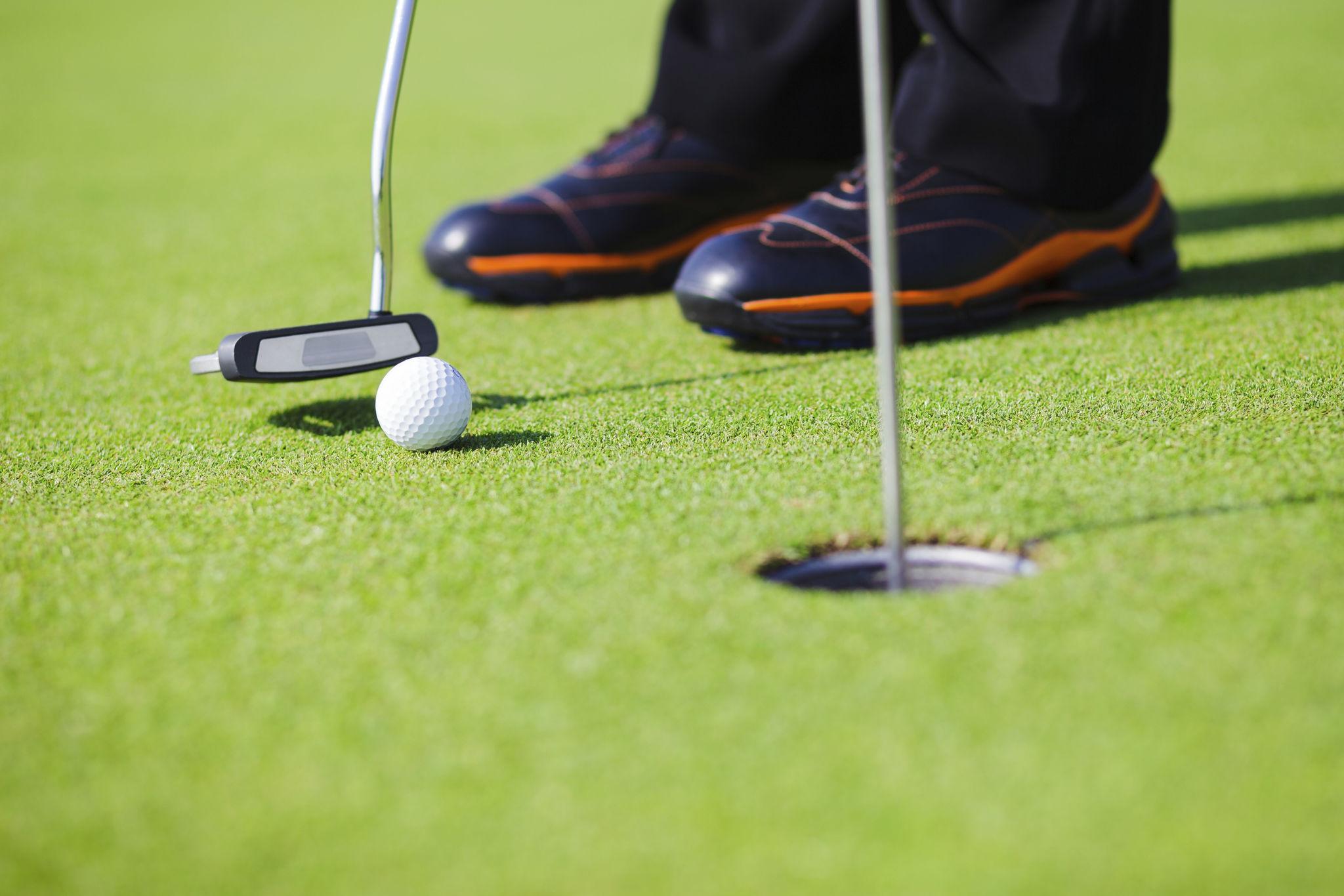 Putting golf